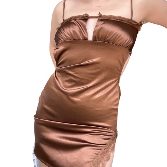 BACKLESS MINIDRESS🦘 - Picture 3 of 10